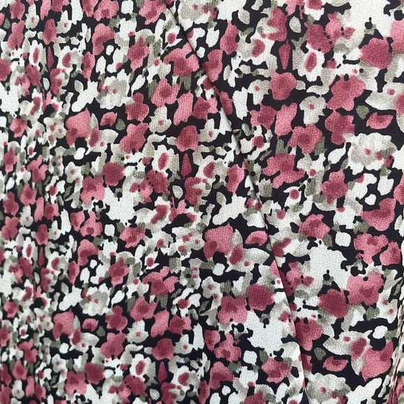 NWT- Lush Black Coral Ditsy Midi Skirt ~ Hi-Lo Hem ~ Front Slit Size M - Picture 4 of 13